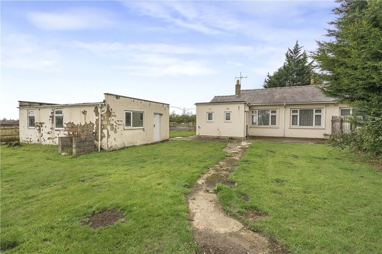 6 bedroom bungalow, Great North Road, Brompton on Swale DL10 - Available