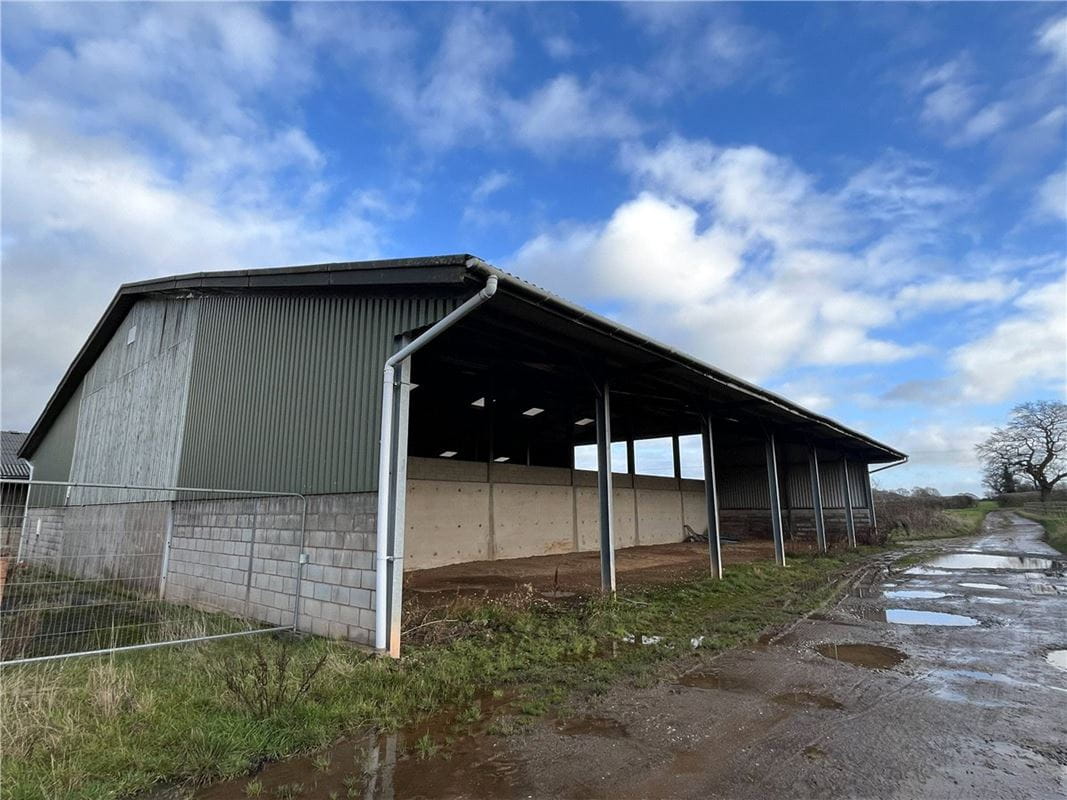  bedroom , Tolldish Lane, Great Haywood ST18 - Available