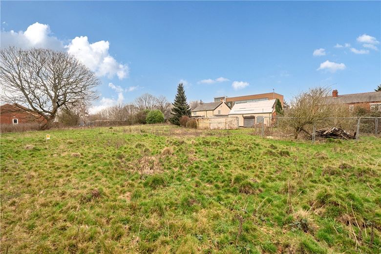 1.2 acres House, Chester Road, Preston Brook WA7 - Available