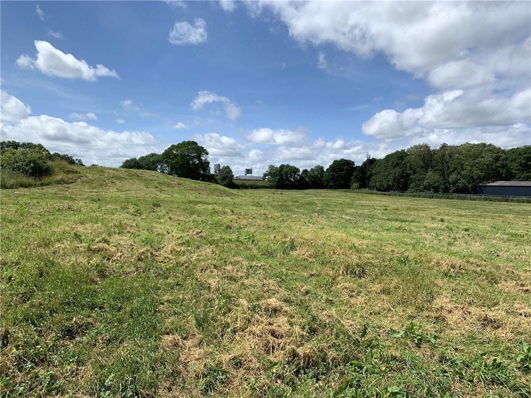  bedroom , Yarnfield Lane, Yarnfield ST15 - Available