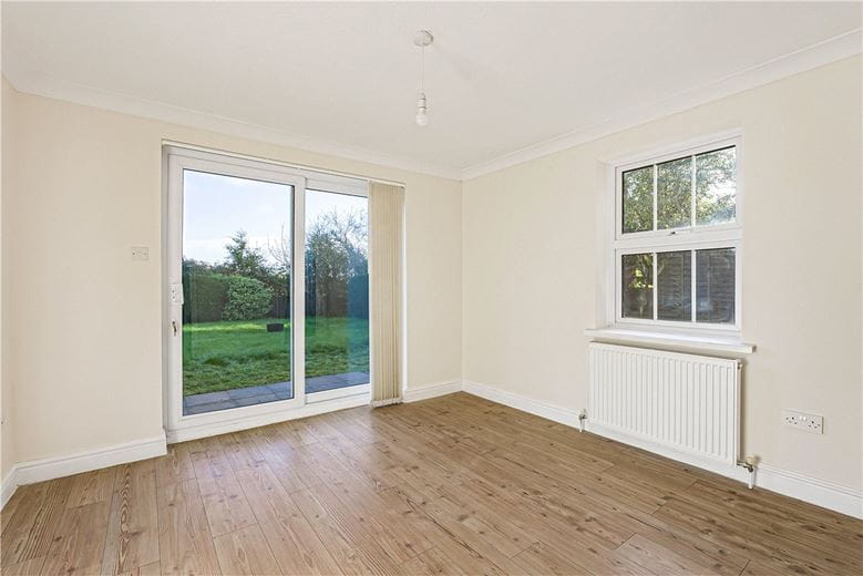4 bedroom house, Putlowes Drive, Fleet Marston HP18 - Available