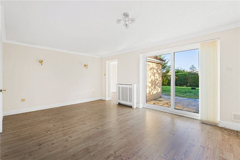 4 bedroom house, Putlowes Drive, Fleet Marston HP18 - Available