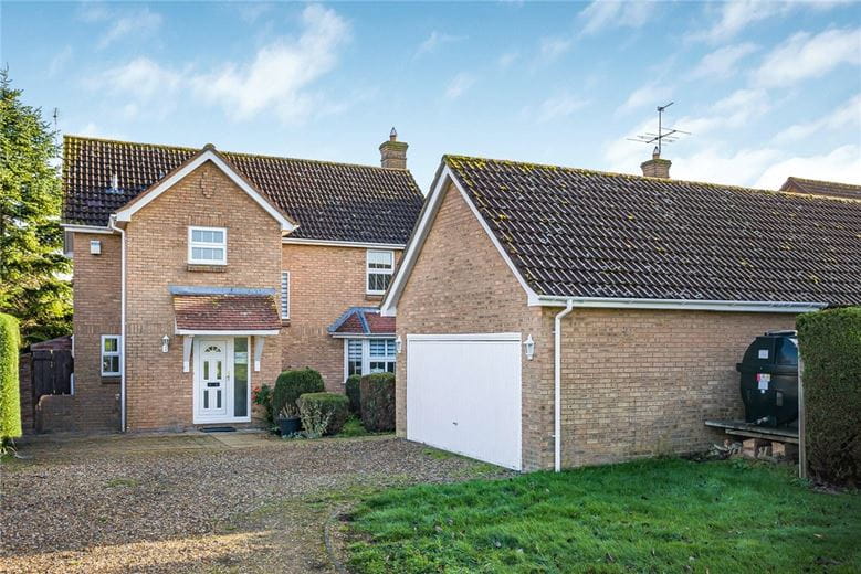 4 bedroom house, Putlowes Drive, Fleet Marston HP18 - Available