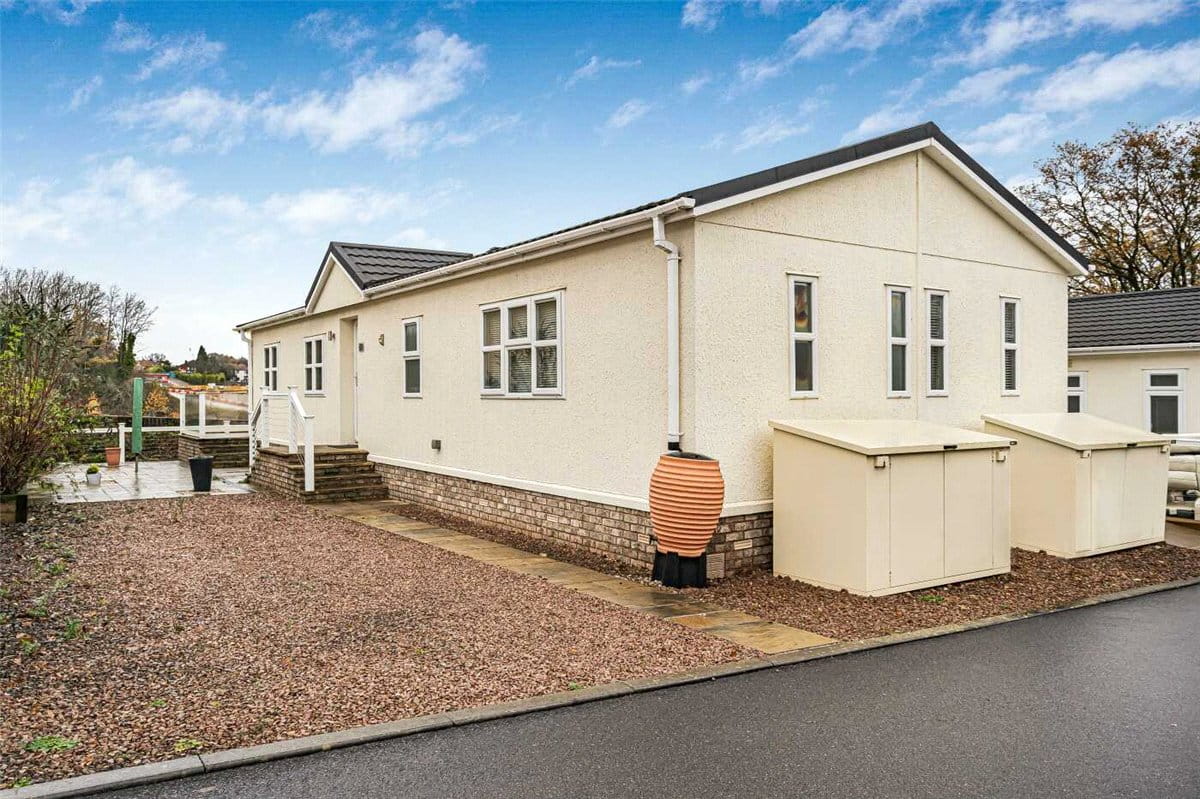  House, Red Lane, Burton Green CV8 - Available