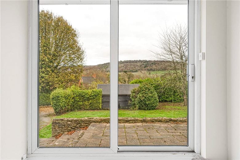 4 bedroom bungalow, South Street, Wendover HP22 - Available