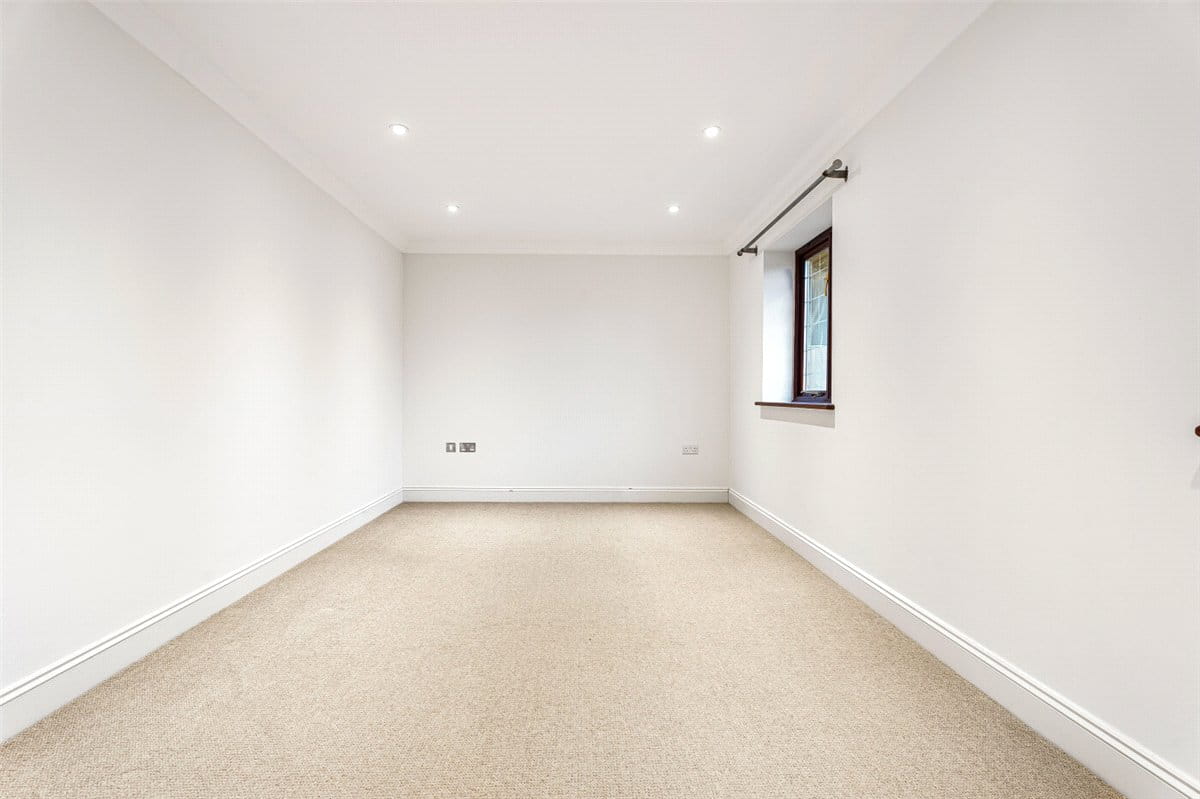 4 bedroom , Nash Lee Lane, Wendover HP22 - Available