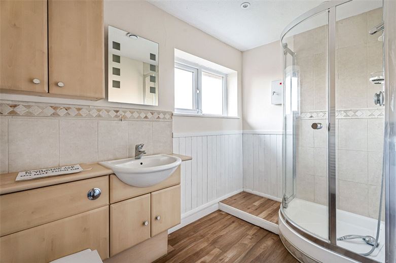 4 bedroom house, Grange Close, Twyford MK18 - Available