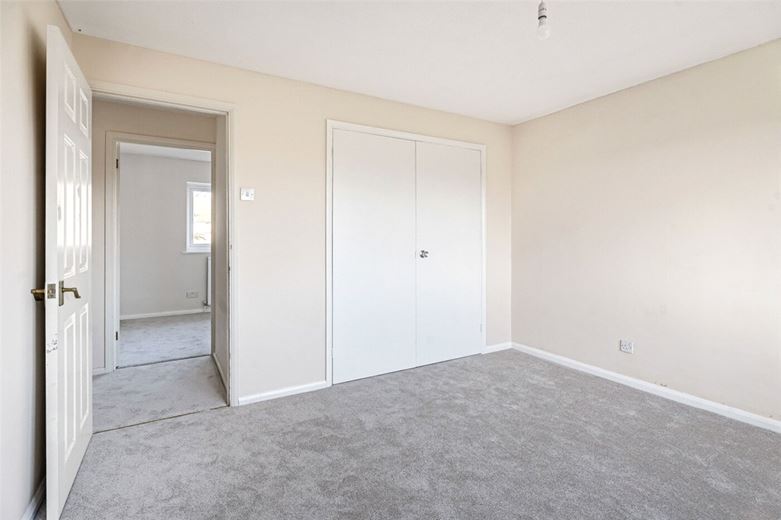 4 bedroom house, Grange Close, Twyford MK18 - Available