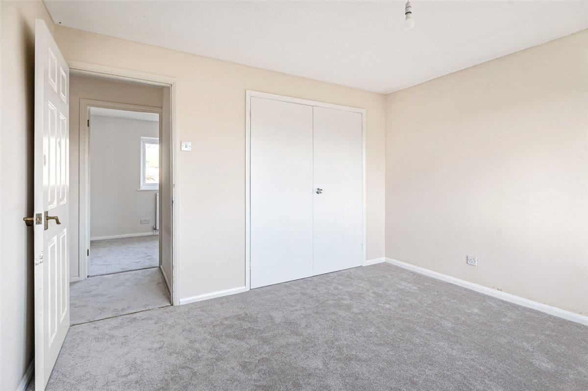 4 bedroom house, Grange Close, Twyford MK18 - Available