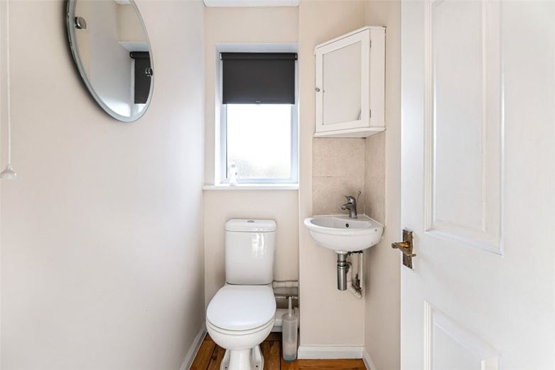 4 bedroom house, Grange Close, Twyford MK18 - Available