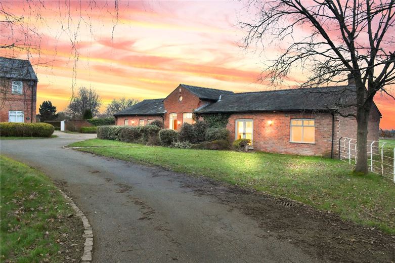 3 bedroom , Bowden View Lane, Mere WA16 - Available