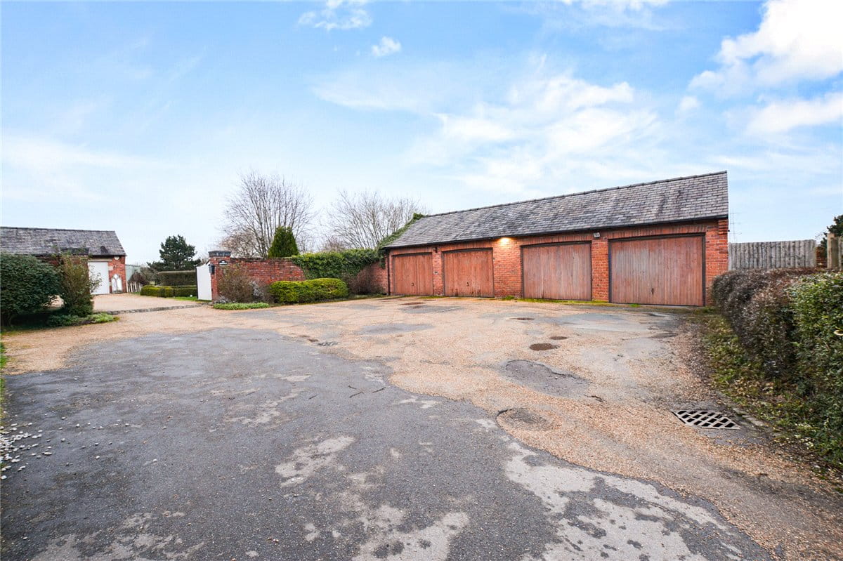 3 bedroom , Bowden View Lane, Mere WA16 - Available