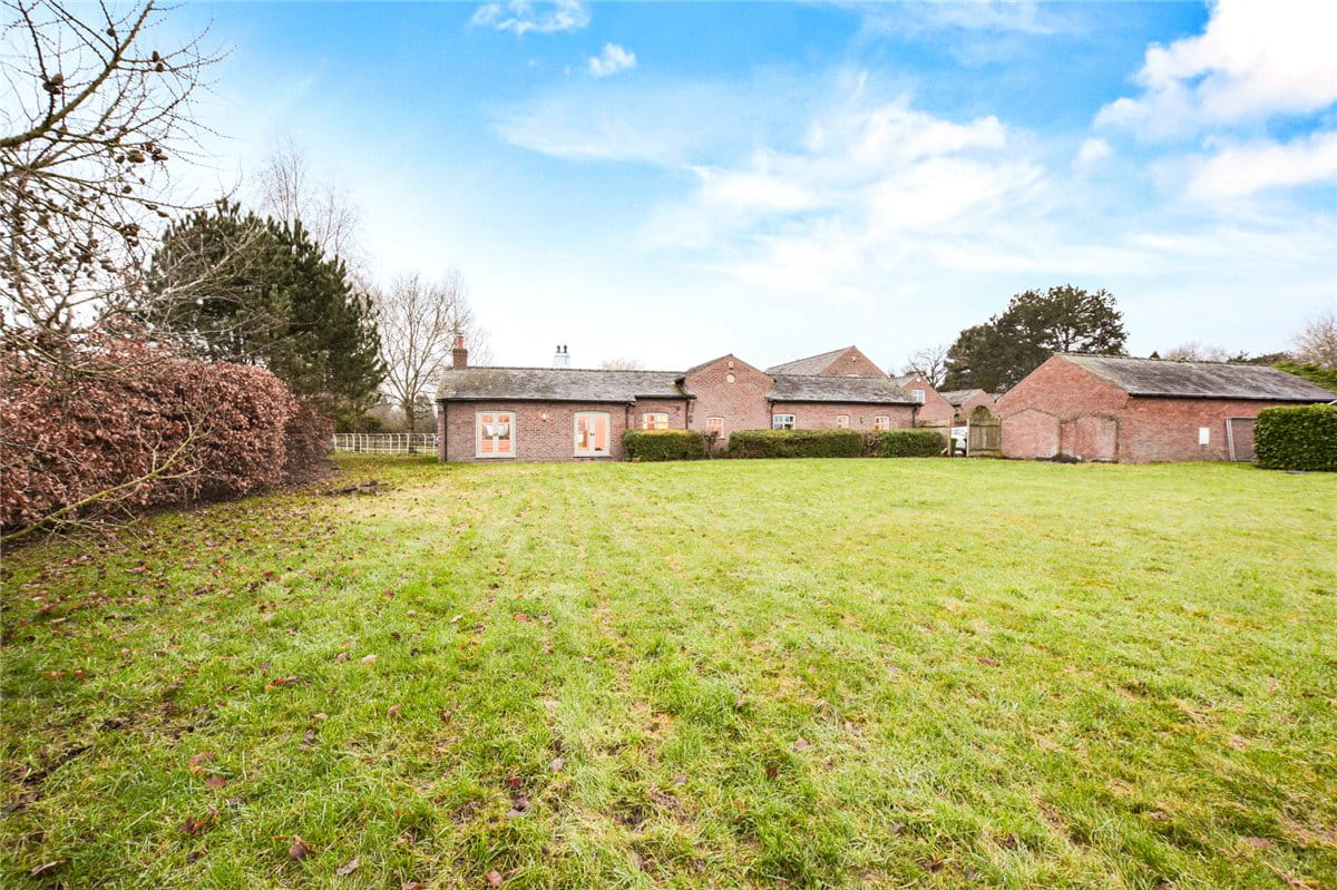 3 bedroom , Bowden View Lane, Mere WA16 - Available