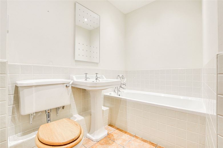 3 bedroom , Bowden View Lane, Mere WA16 - Available