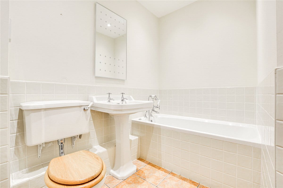 3 bedroom , Bowden View Lane, Mere WA16 - Available