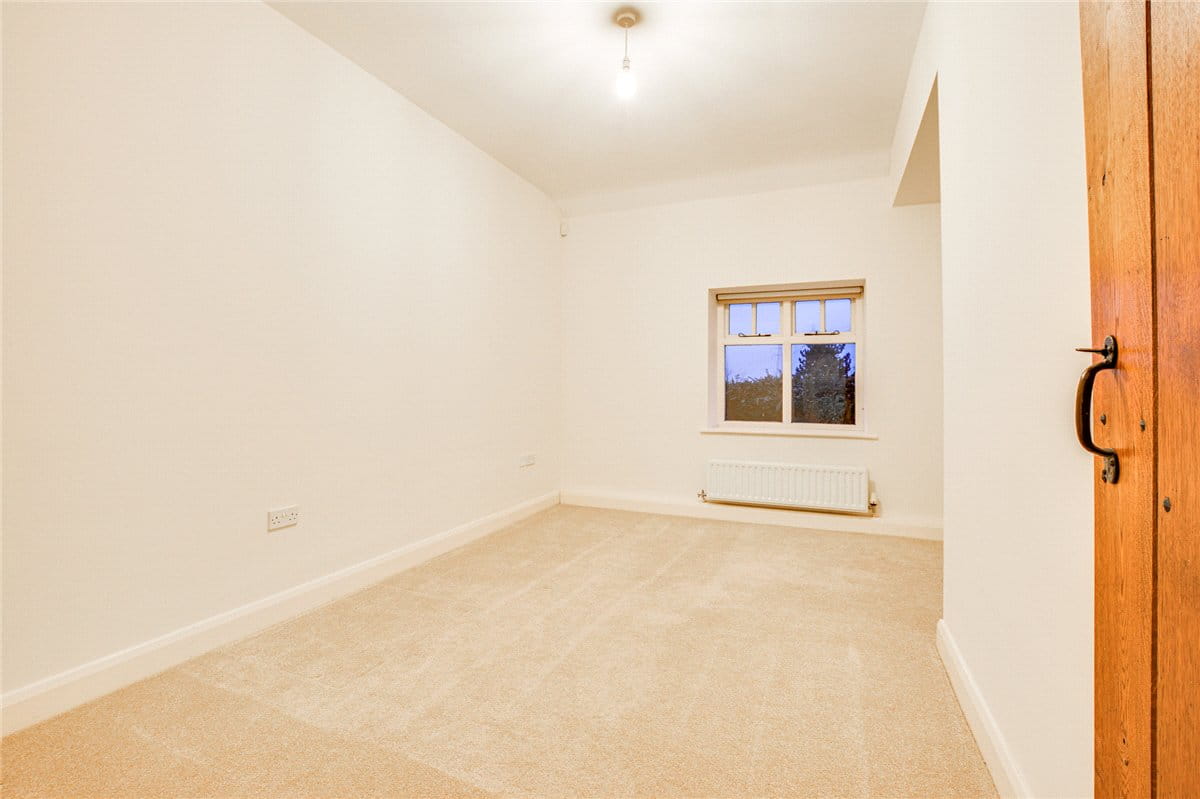 3 bedroom , Bowden View Lane, Mere WA16 - Available