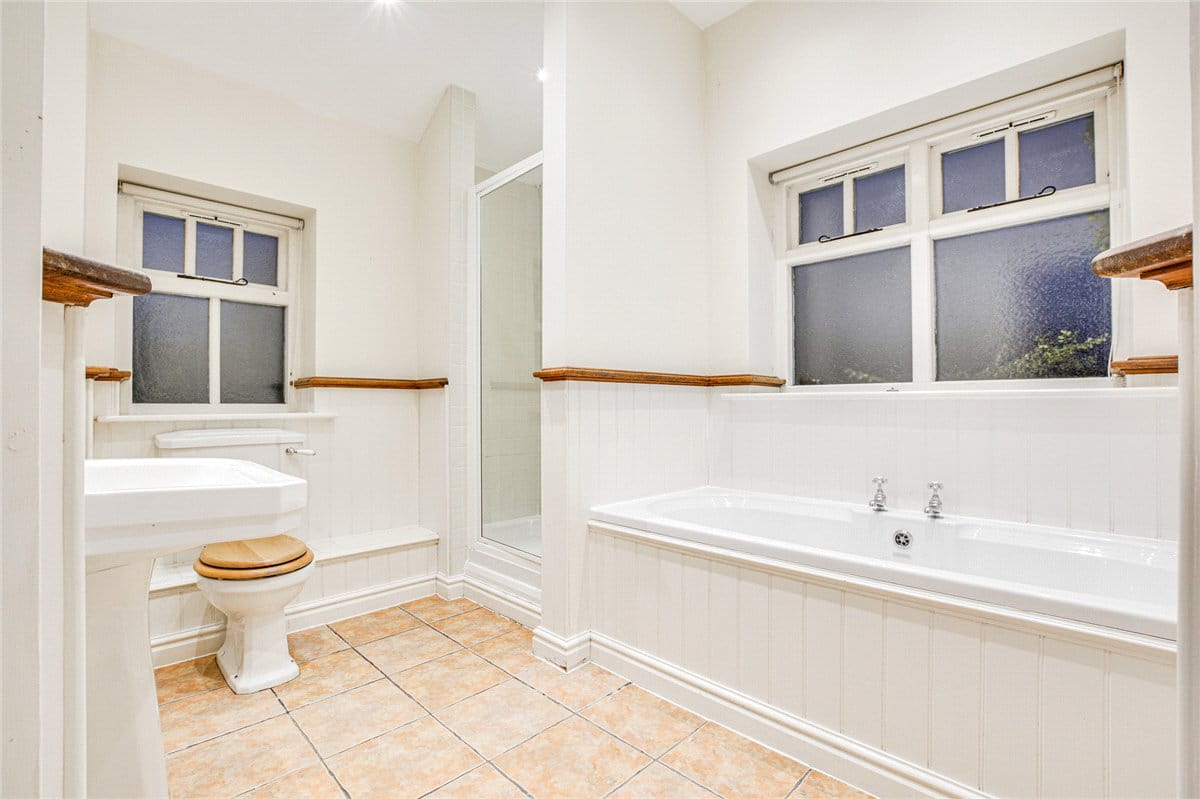 3 bedroom , Bowden View Lane, Mere WA16 - Available