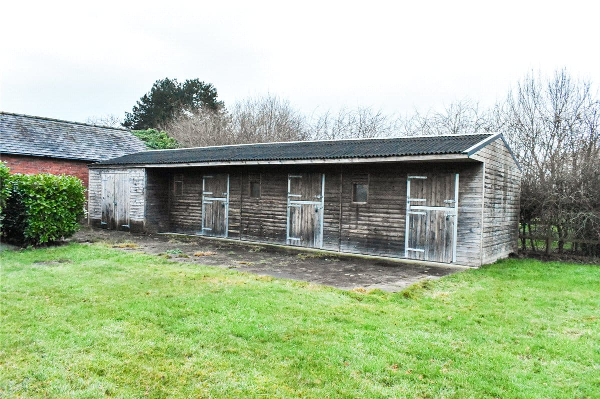 3 bedroom , Bowden View Lane, Mere WA16 - Available