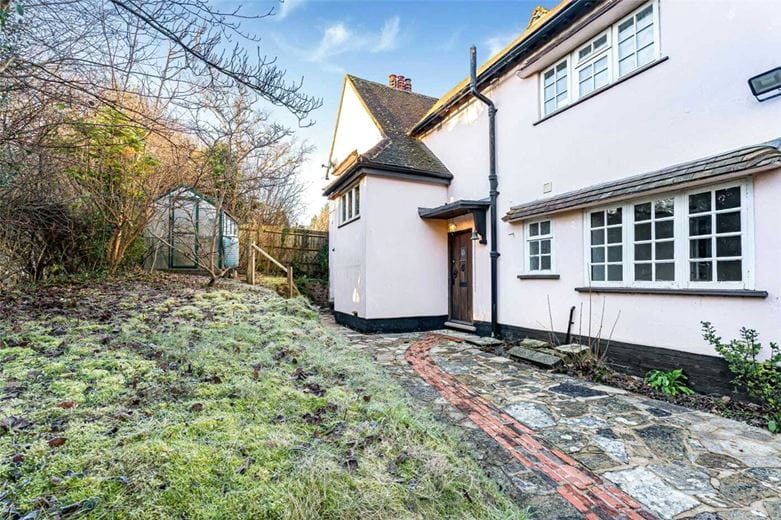 5 bedroom house, Ellesborough Road, Wendover HP22 - Available