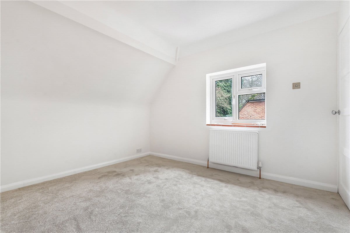 3 bedroom house, Sibleys Rise, South Heath HP16 - Available