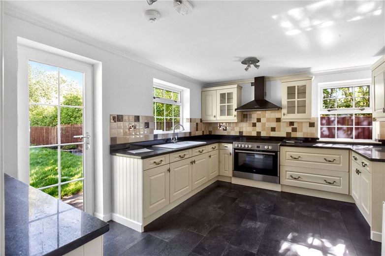 4 bedroom house, Wood Fields, Bramley S66 - Available