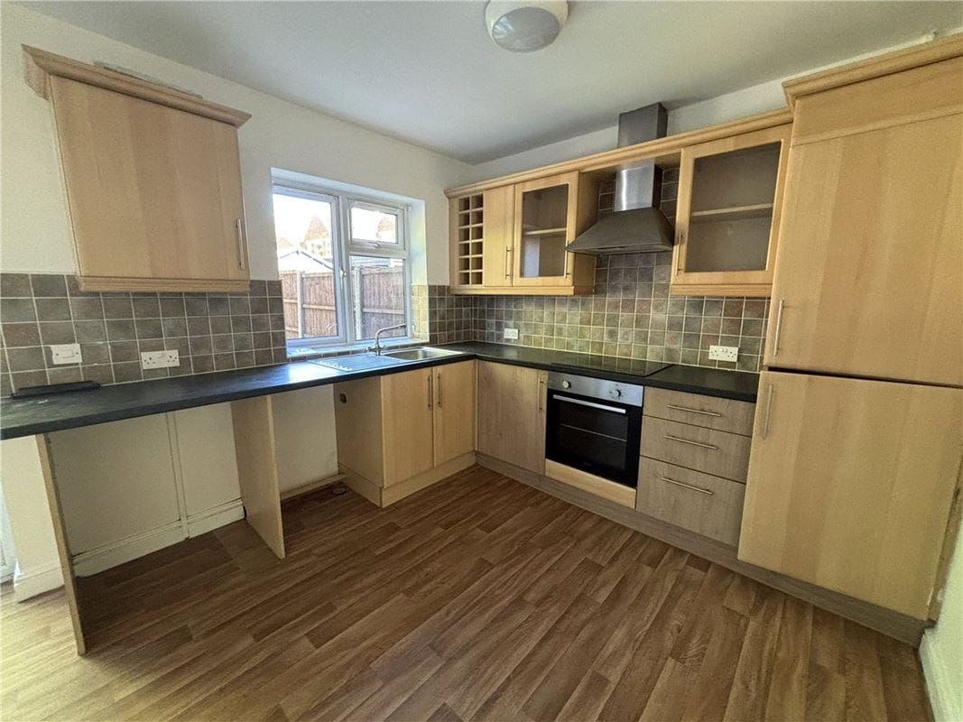 4 bedroom house, Nascot Close, Bramley S66 - Available