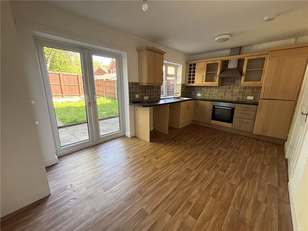 4 bedroom house, Nascot Close, Bramley S66 - Available