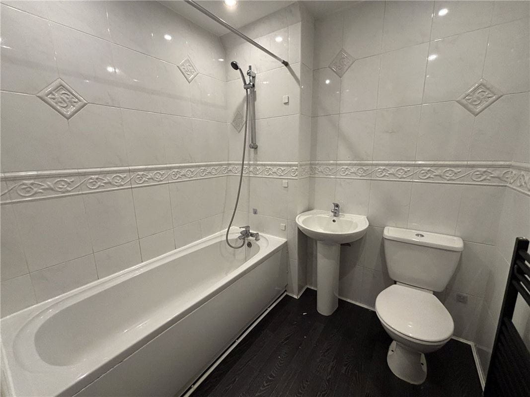 4 bedroom house, Nascot Close, Bramley S66 - Available