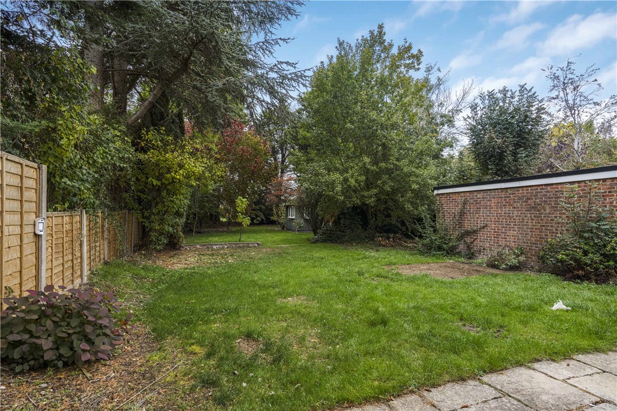 3 bedroom bungalow, Nash Lee Lane, Wendover HP22 - Available