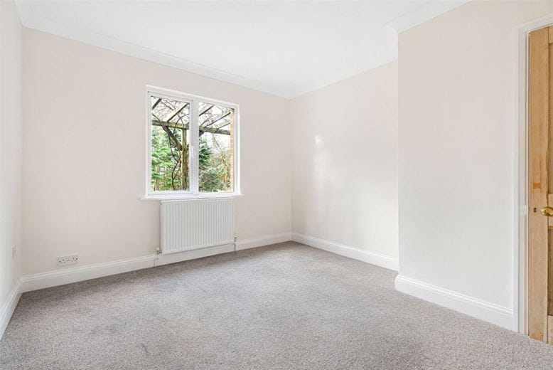 4 bedroom bungalow, Nash Lee Lane, Wendover HP22 - Available