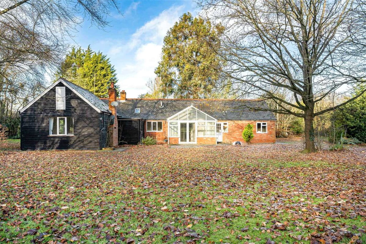 4 bedroom bungalow, Nash Lee Lane, Wendover HP22 - Available