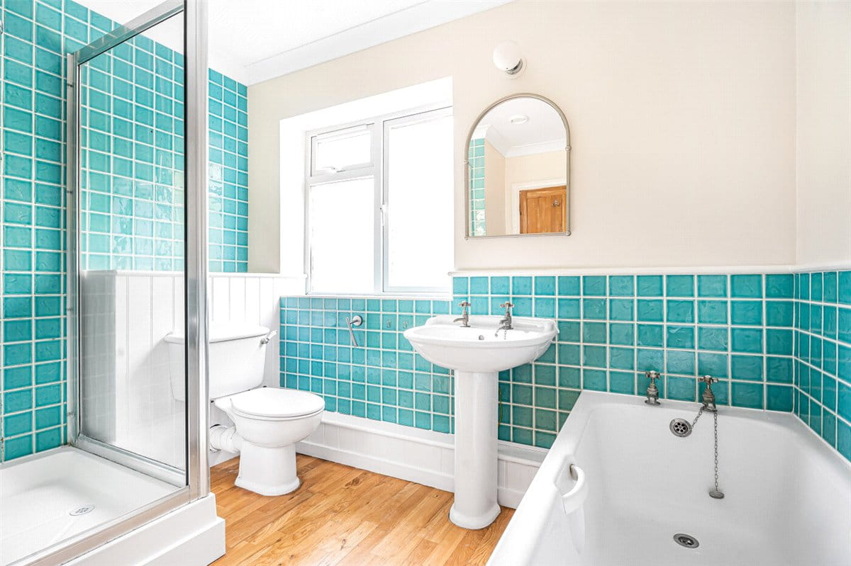 4 bedroom bungalow, Nash Lee Lane, Wendover HP22 - Available