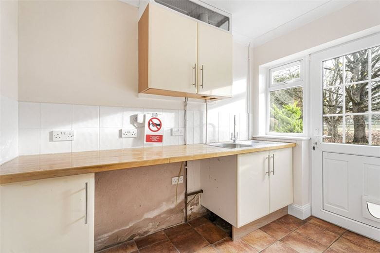 4 bedroom bungalow, Nash Lee Lane, Wendover HP22 - Available