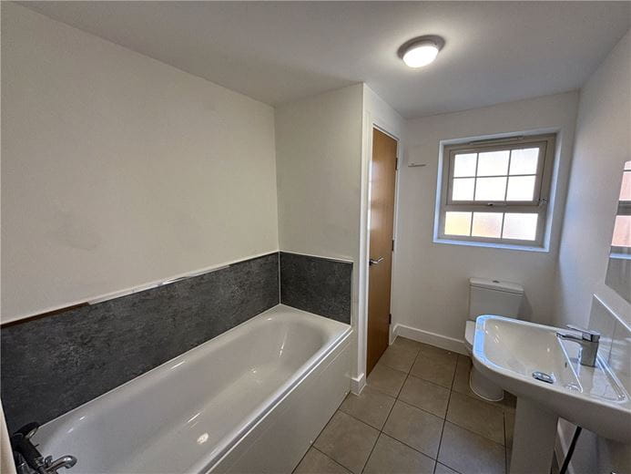 3 bedroom house, Comelybank Drive, Mexborough S64 - Available