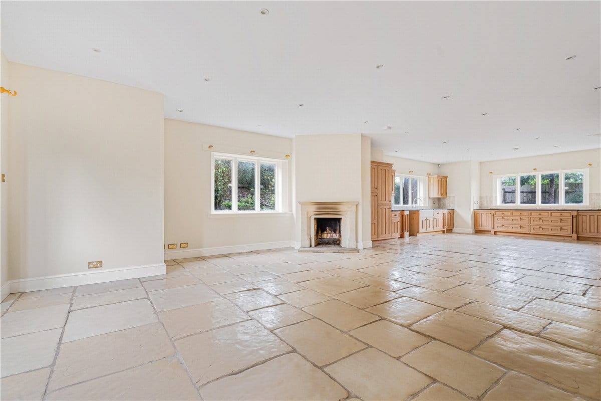 9 bedroom house, Turweston, Brackley NN13 - Available