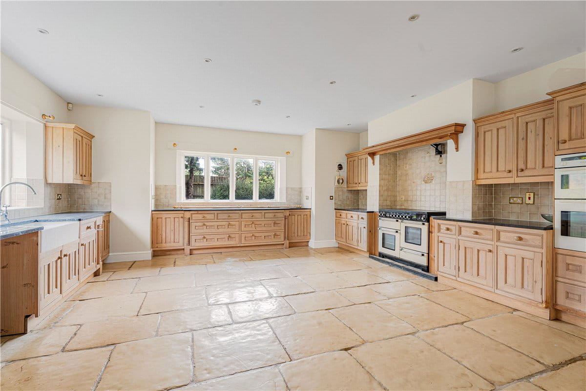 9 bedroom house, Turweston, Brackley NN13 - Available
