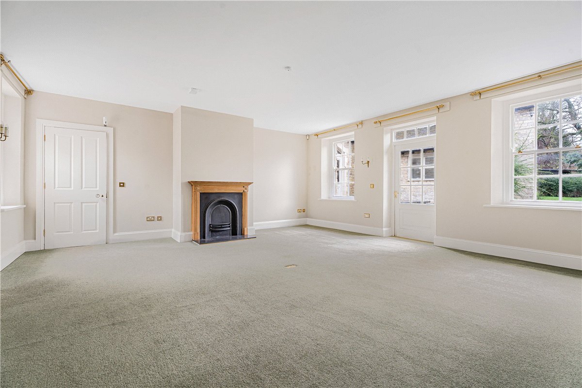 9 bedroom house, Turweston, Brackley NN13 - Available