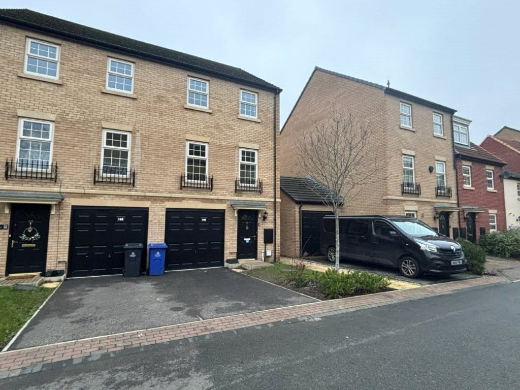 5 bedroom house, Comelybank Drive, Mexborough S64 - Available