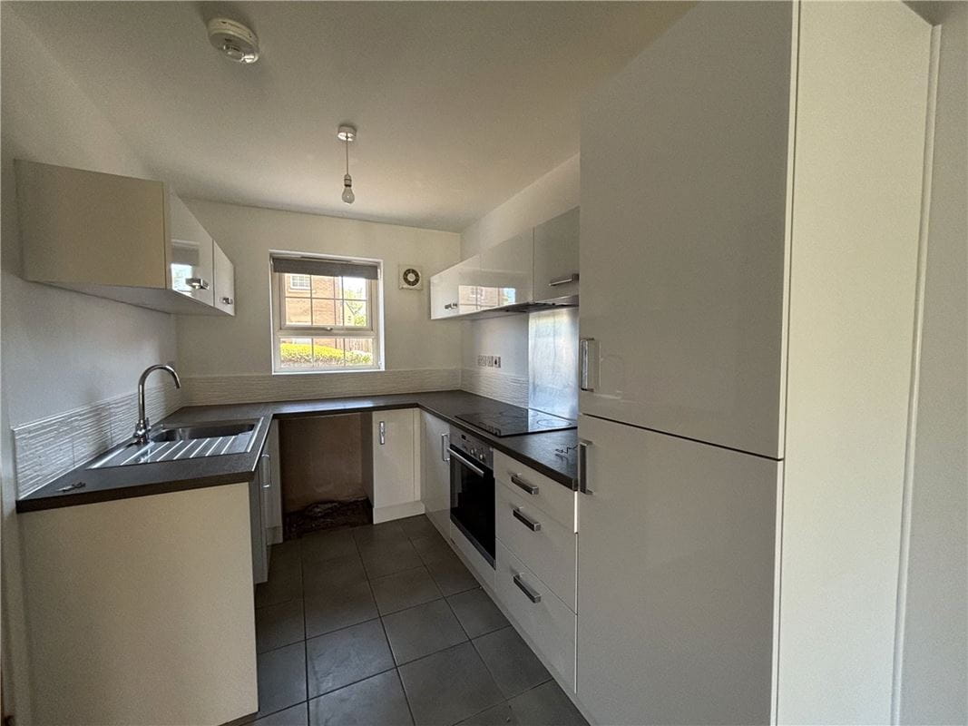 3 bedroom house, Comelybank Drive, Mexborough S64 - Available