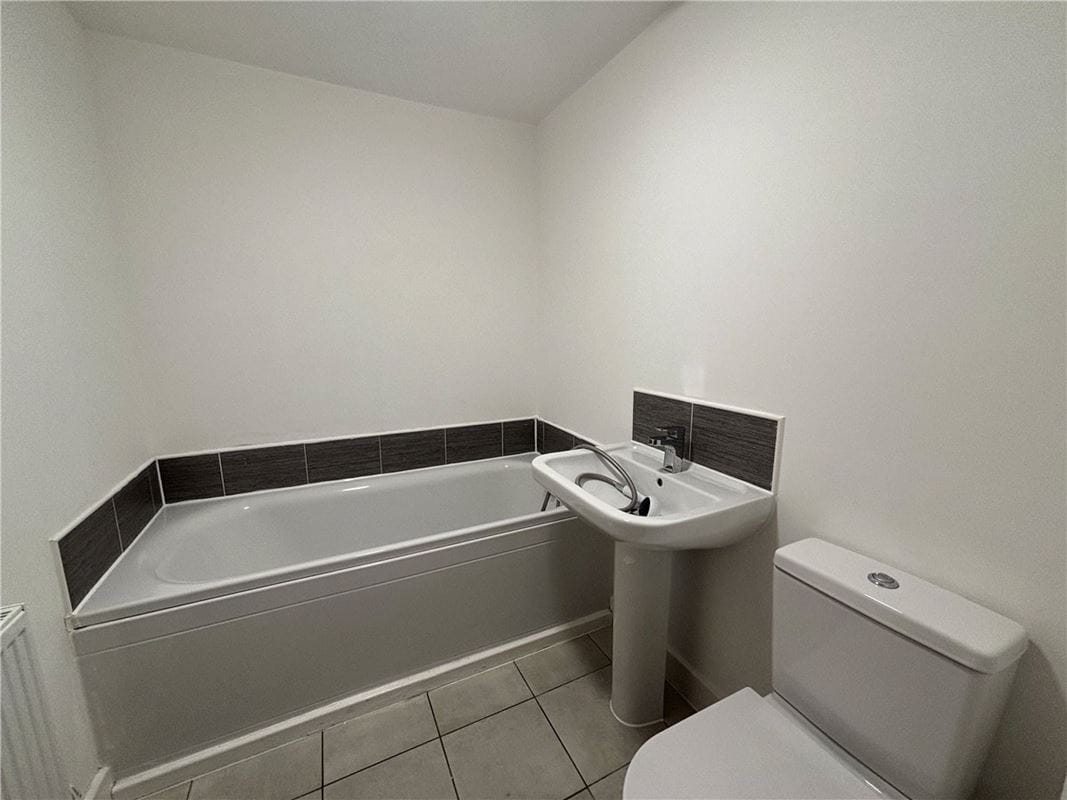 3 bedroom house, Comelybank Drive, Mexborough S64 - Available