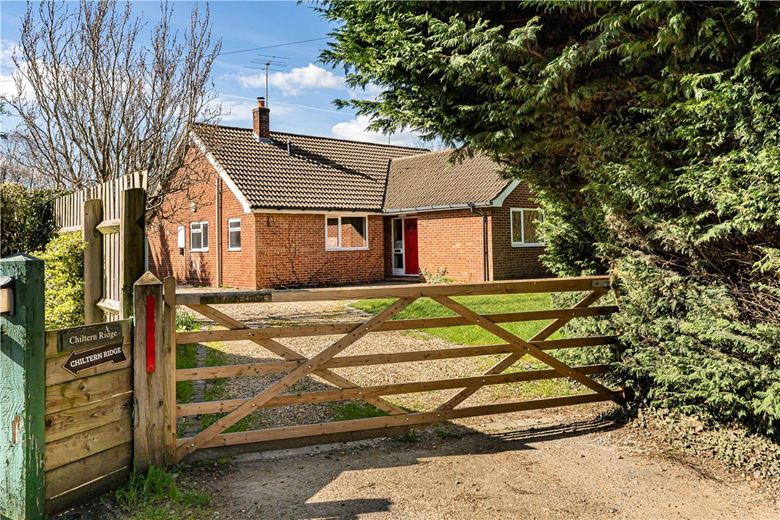 4 bedroom bungalow, London Road, Wendover HP22 - Available