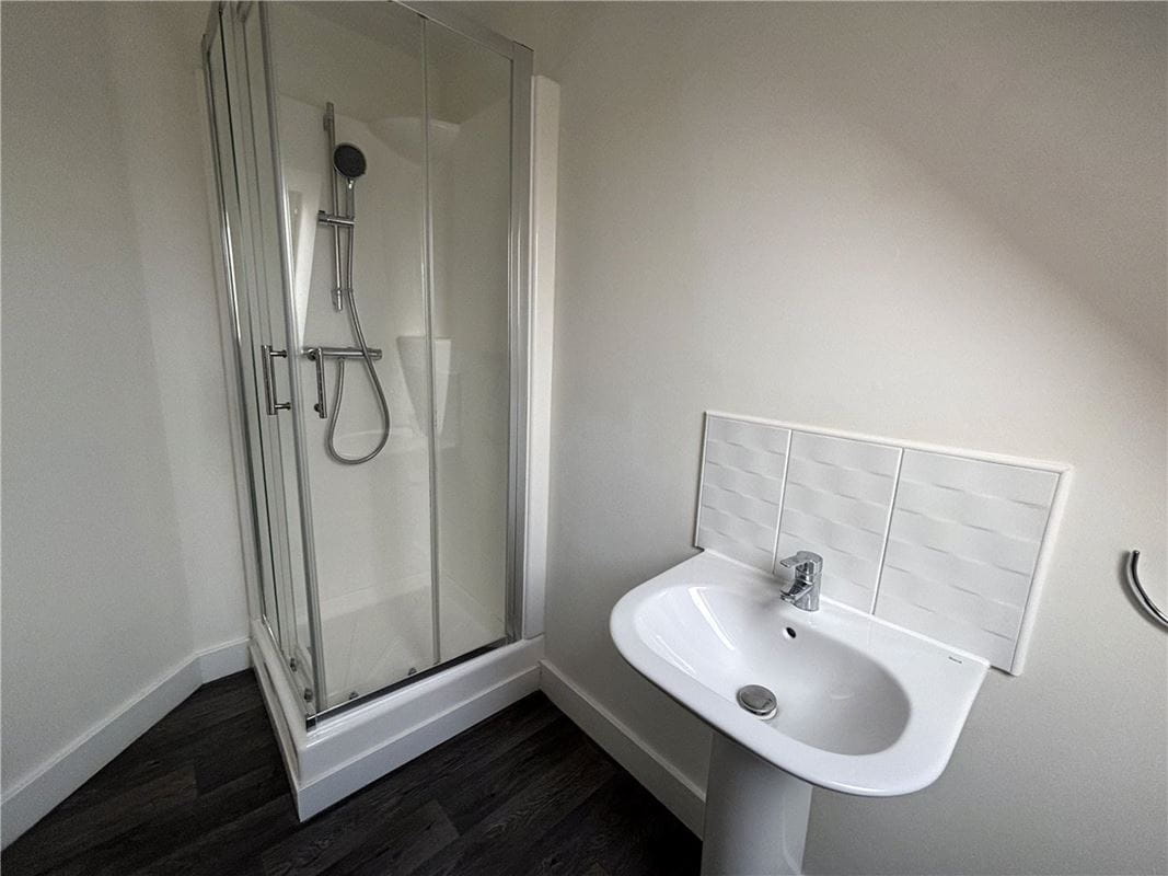 3 bedroom house, Comelybank Drive, Mexborough S64 - Available