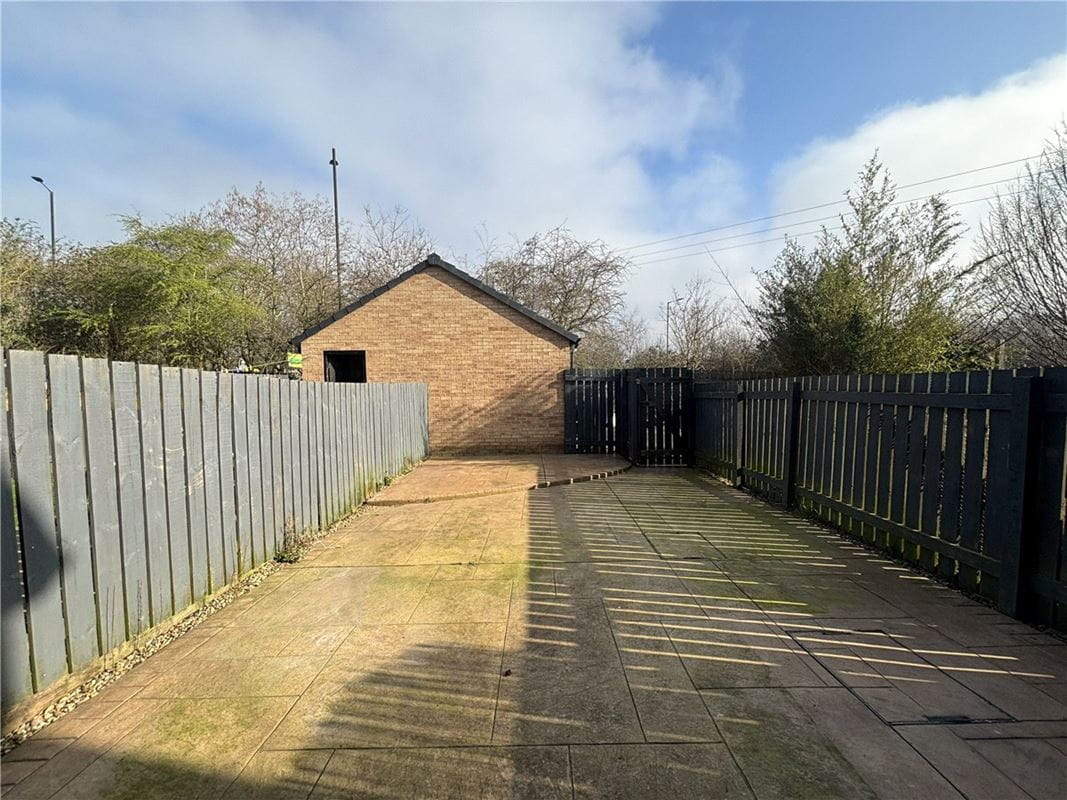 3 bedroom house, Comelybank Drive, Mexborough S64 - Available