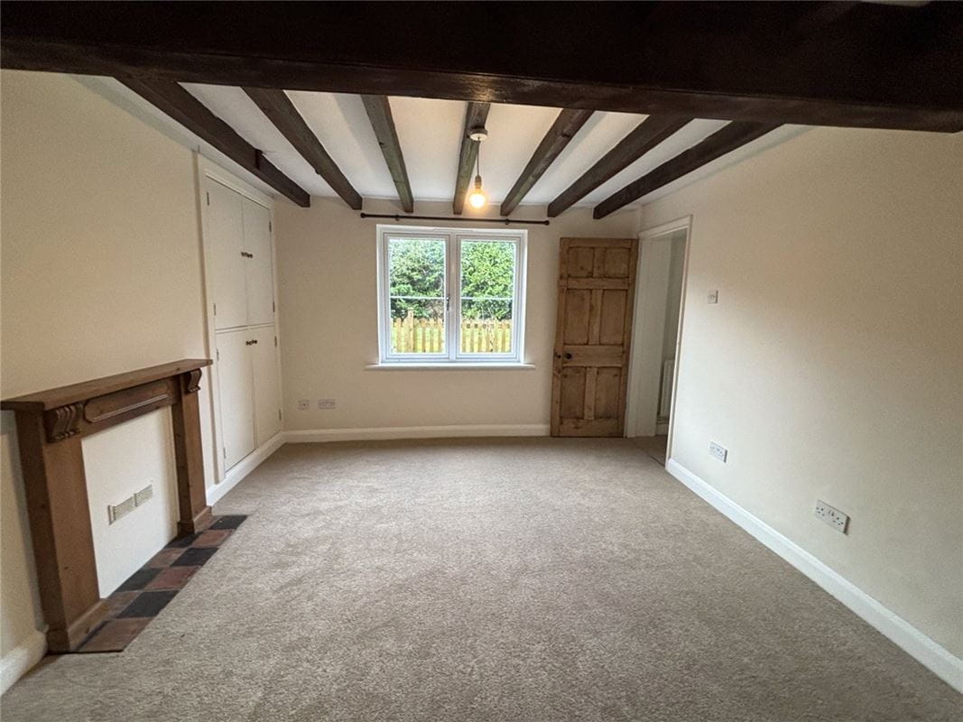 2 bedroom cottage, Park Farm, Willesley Woodside LE65 - Available