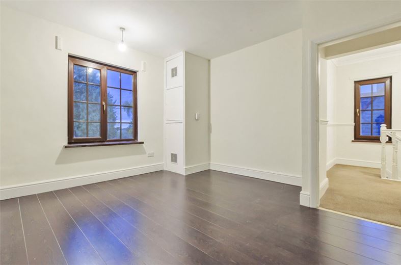 4 bedroom house, Chesterfield Road, Barlborough S43 - Available