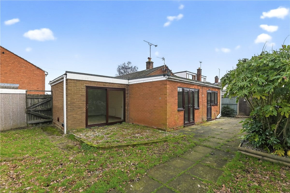 3 bedroom bungalow, Birch Grove, Birchmoor B78 - Available