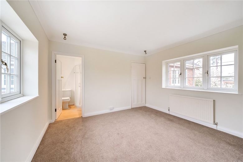 4 bedroom house, Ballinger Road, South Heath HP16 - Available