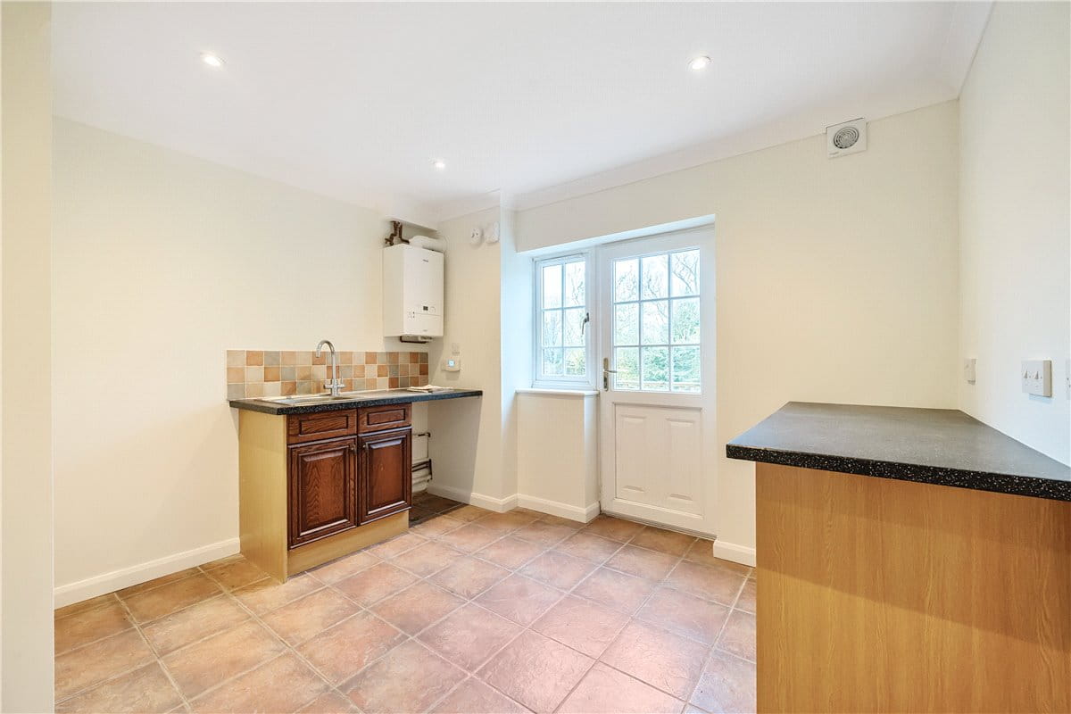 4 bedroom house, Ballinger Road, South Heath HP16 - Available