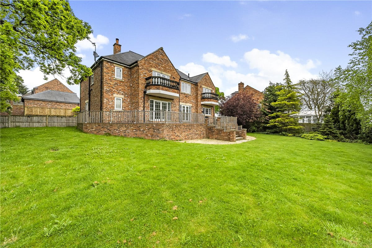 6 bedroom house, Towers Lane, Crofton WF4 - Available