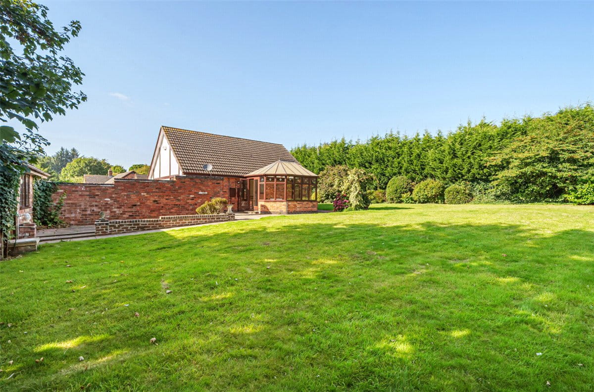 4 bedroom bungalow, School Lane, Hints B78 - Available